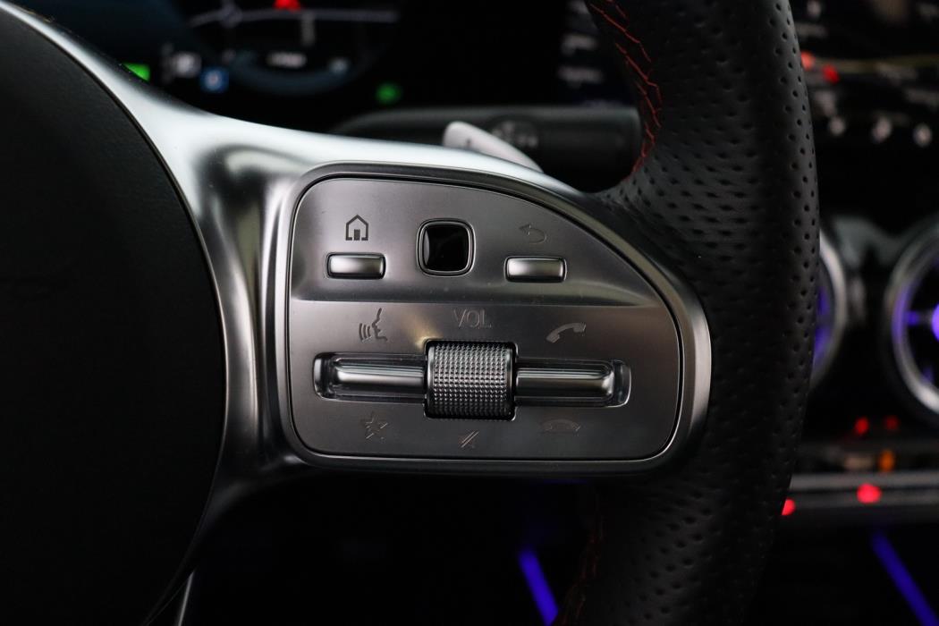 MERCEDES-BENZ EQA 2024