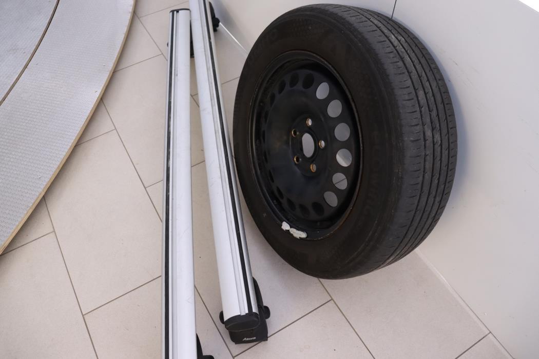 VOLKSWAGEN Touran 2016