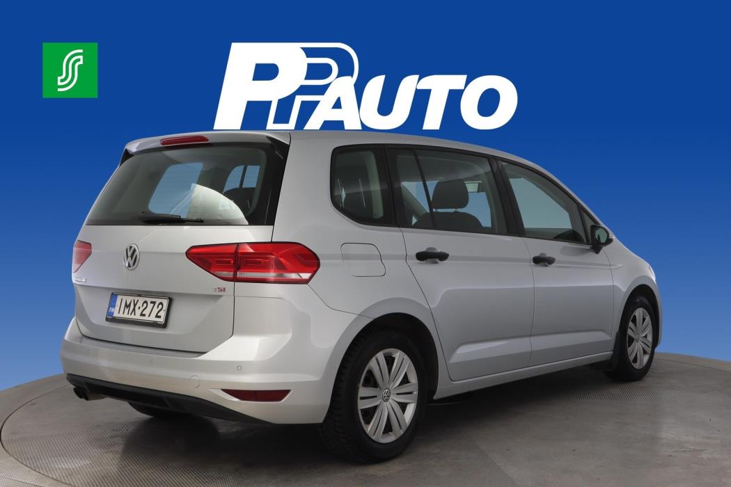 VOLKSWAGEN Touran 2016