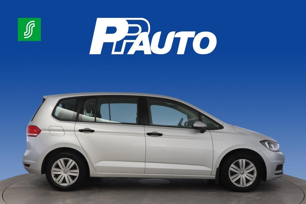 VOLKSWAGEN Touran 2016