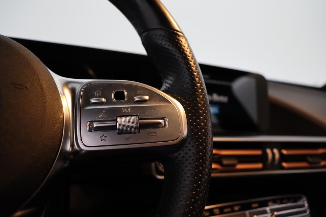 MERCEDES-BENZ EQC 2021