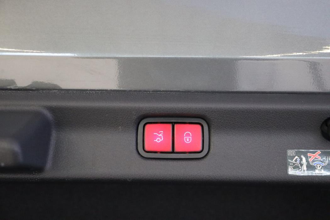 MERCEDES-BENZ EQE 2024