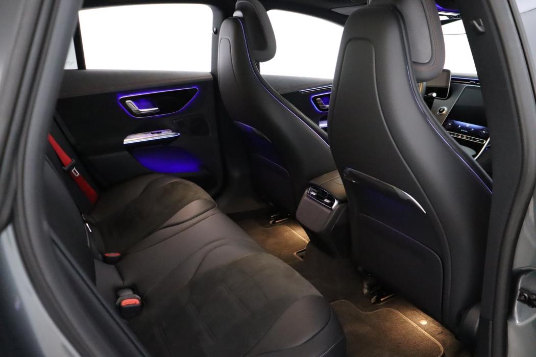 MERCEDES-BENZ EQE 2024