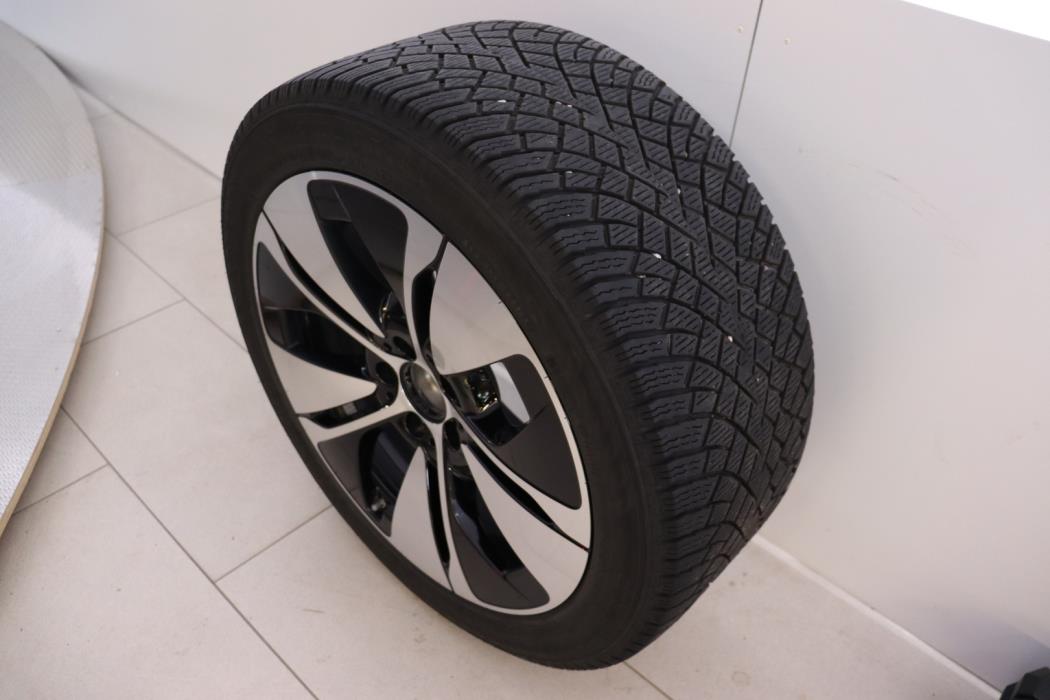 MERCEDES-BENZ E 2024