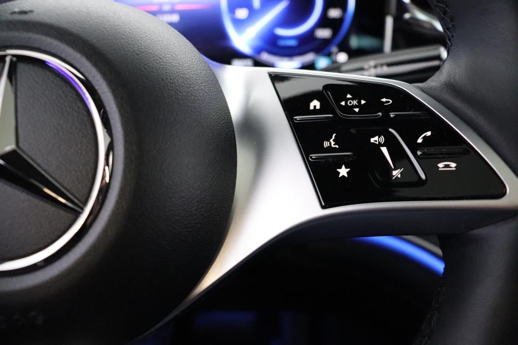 MERCEDES-BENZ EQE SUV 2023