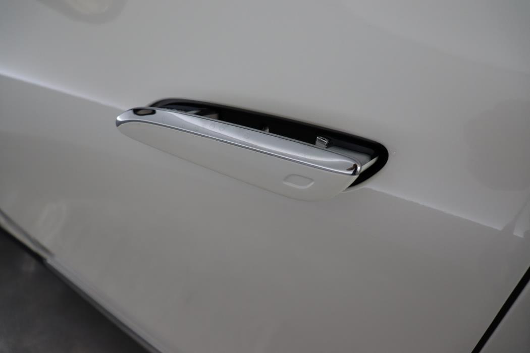 MERCEDES-BENZ EQE SUV 2023