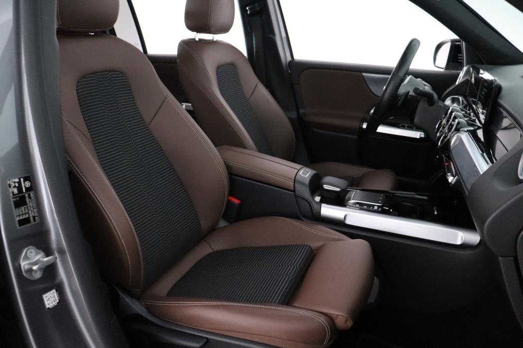 MERCEDES-BENZ GLB 2021