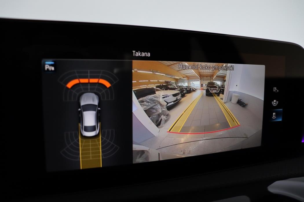 MERCEDES-BENZ CLA 2023