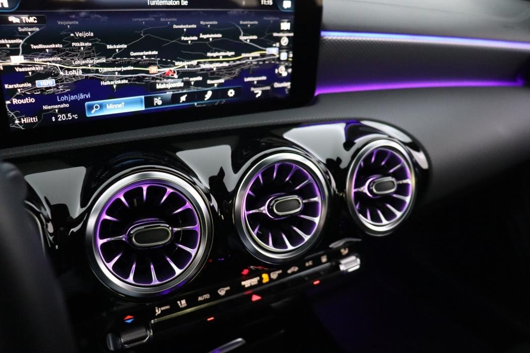 MERCEDES-BENZ CLA 2023