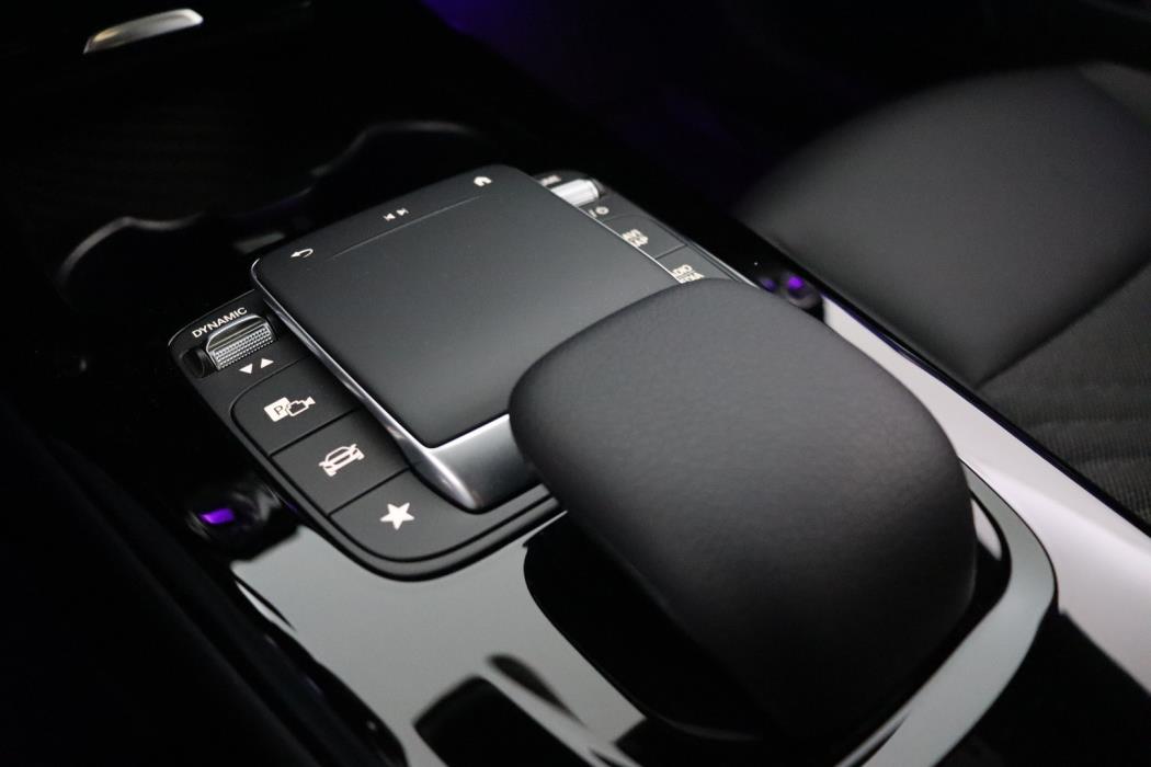 MERCEDES-BENZ CLA 2023