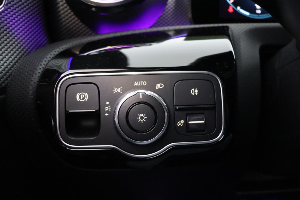 MERCEDES-BENZ CLA 2023