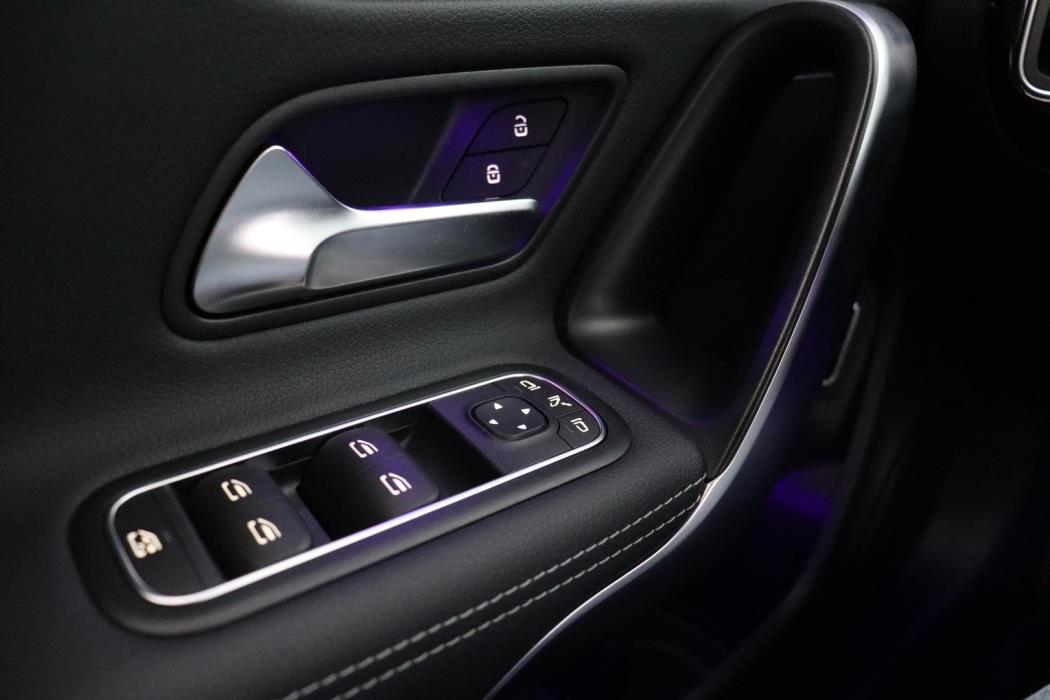 MERCEDES-BENZ CLA 2023