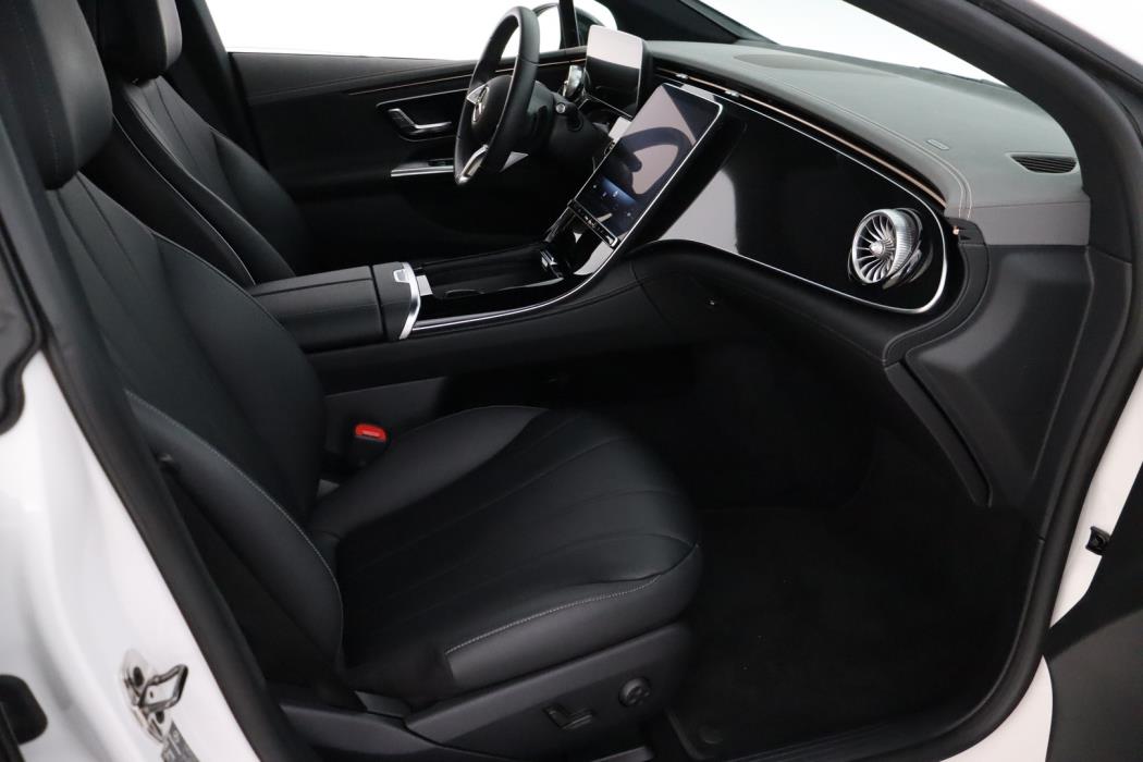 MERCEDES-BENZ EQE 2023