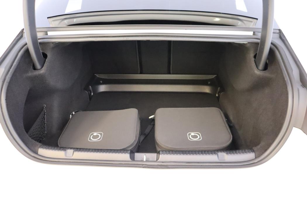 MERCEDES-BENZ EQE 2023