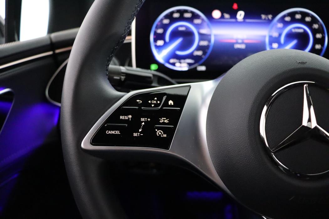 MERCEDES-BENZ EQE 2023