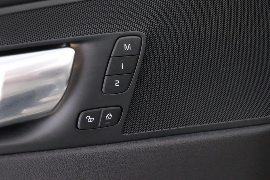 VOLVO XC60 2018