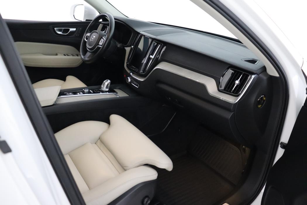 VOLVO XC60 2018