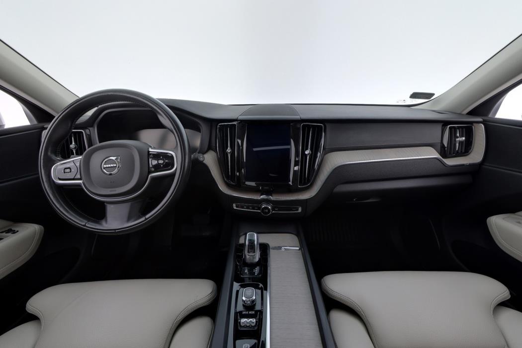 VOLVO XC60 2018