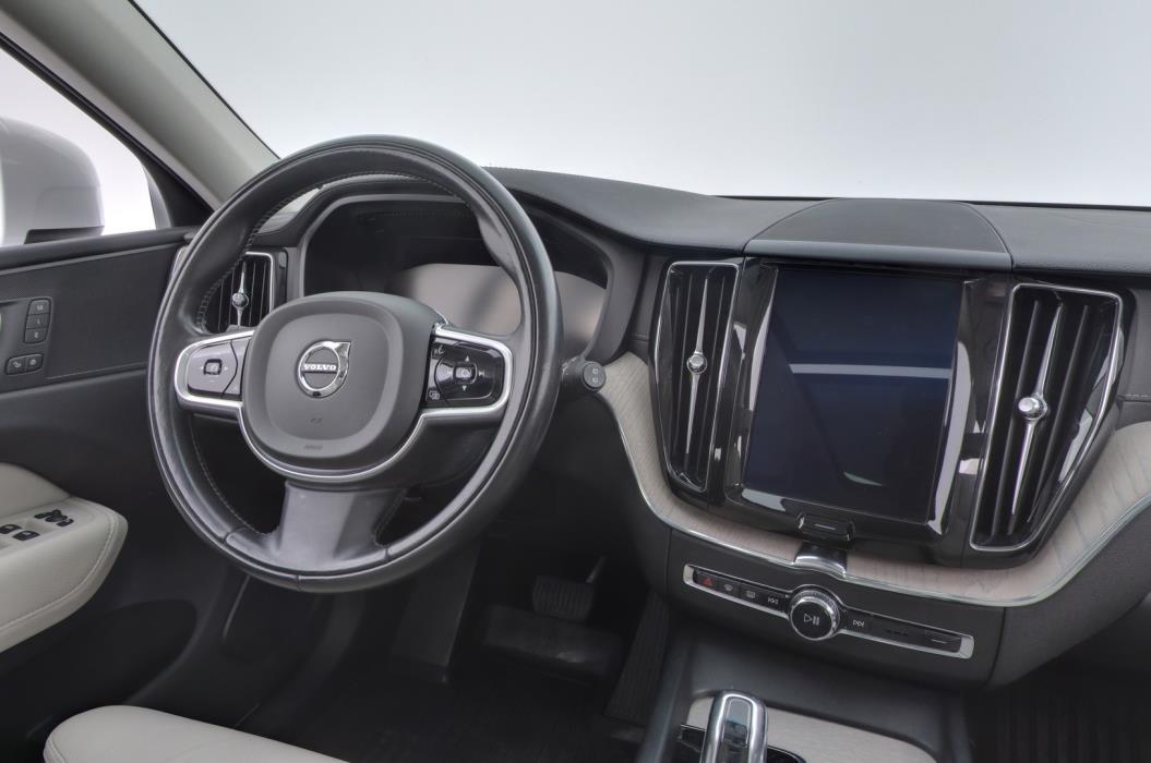 VOLVO XC60 2018