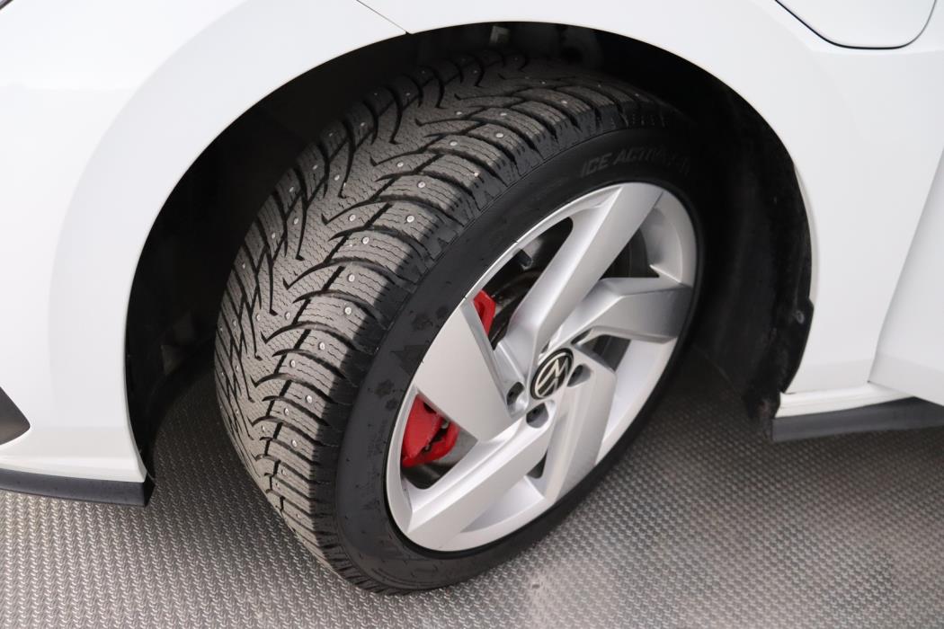 VOLKSWAGEN Golf 2021