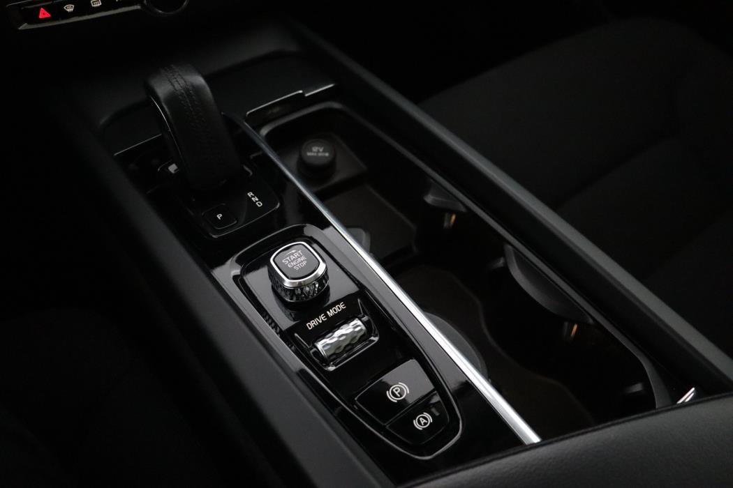 VOLVO XC60 2020