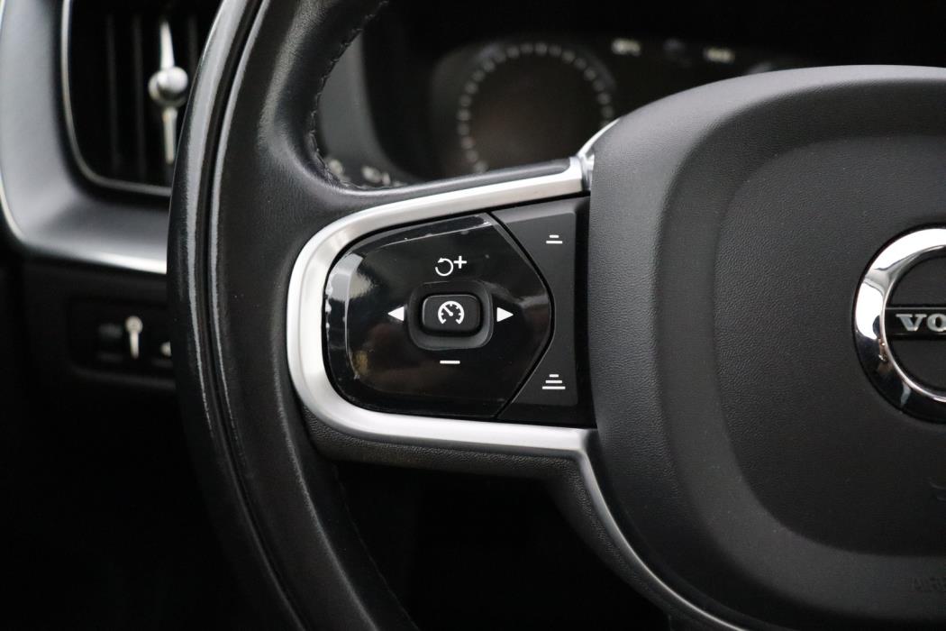 VOLVO XC60 2020