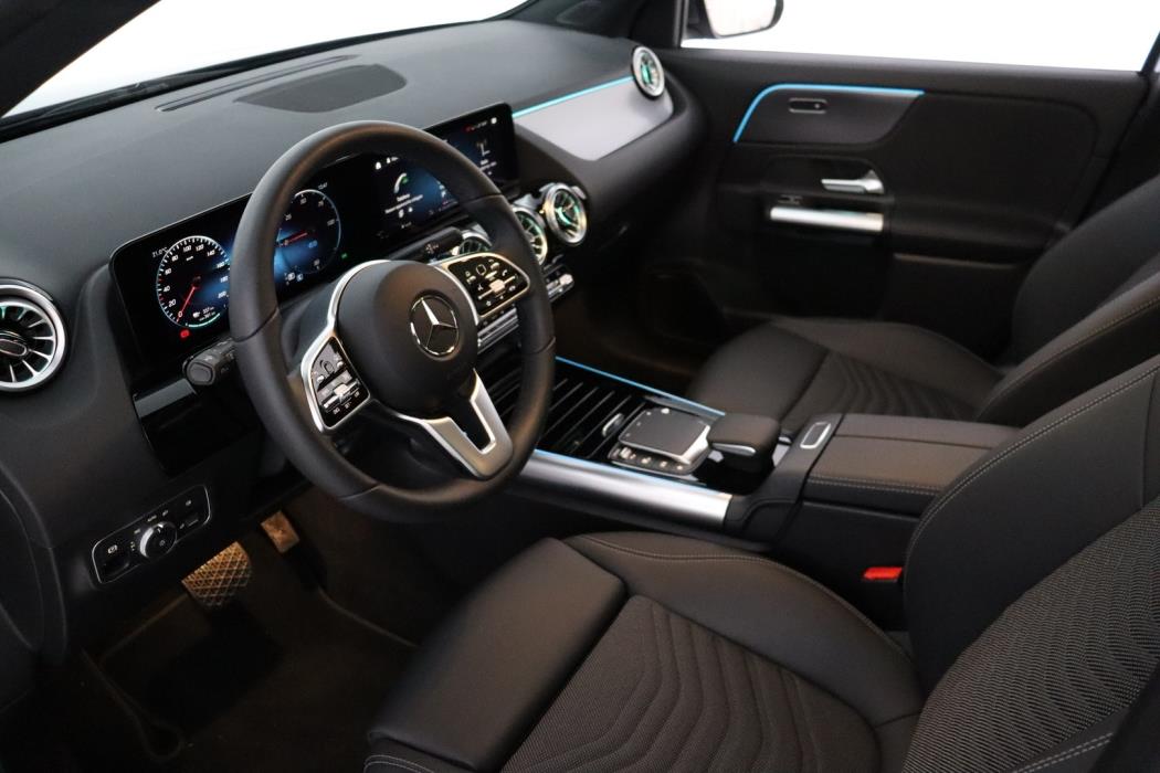 MERCEDES-BENZ EQA 2023