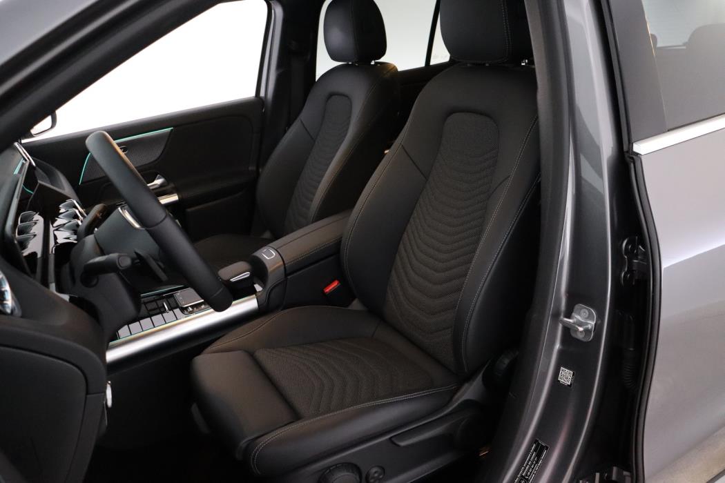 MERCEDES-BENZ EQA 2023