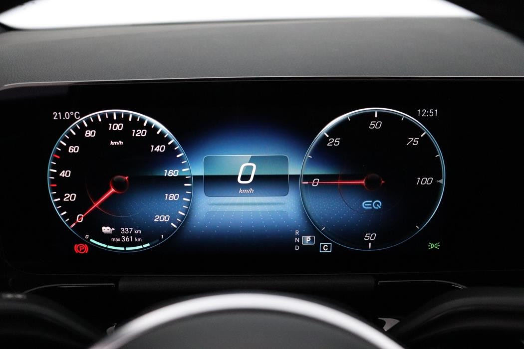 MERCEDES-BENZ EQA 2023