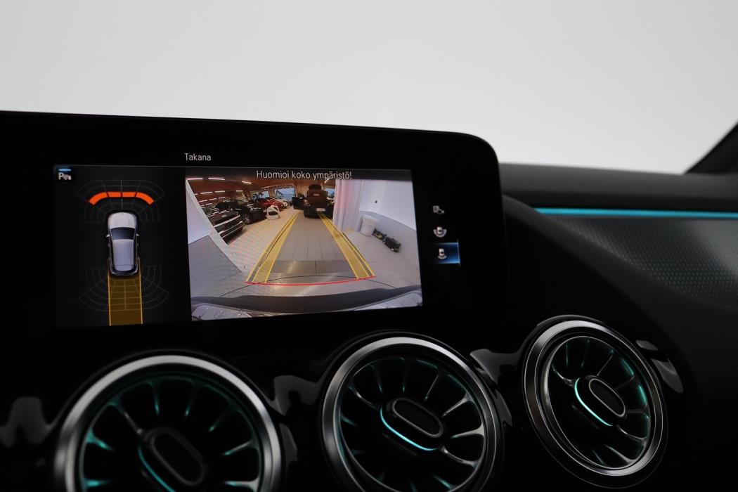 MERCEDES-BENZ EQA 2023