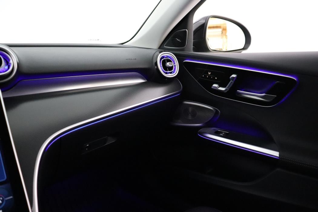 MERCEDES-BENZ C 2024