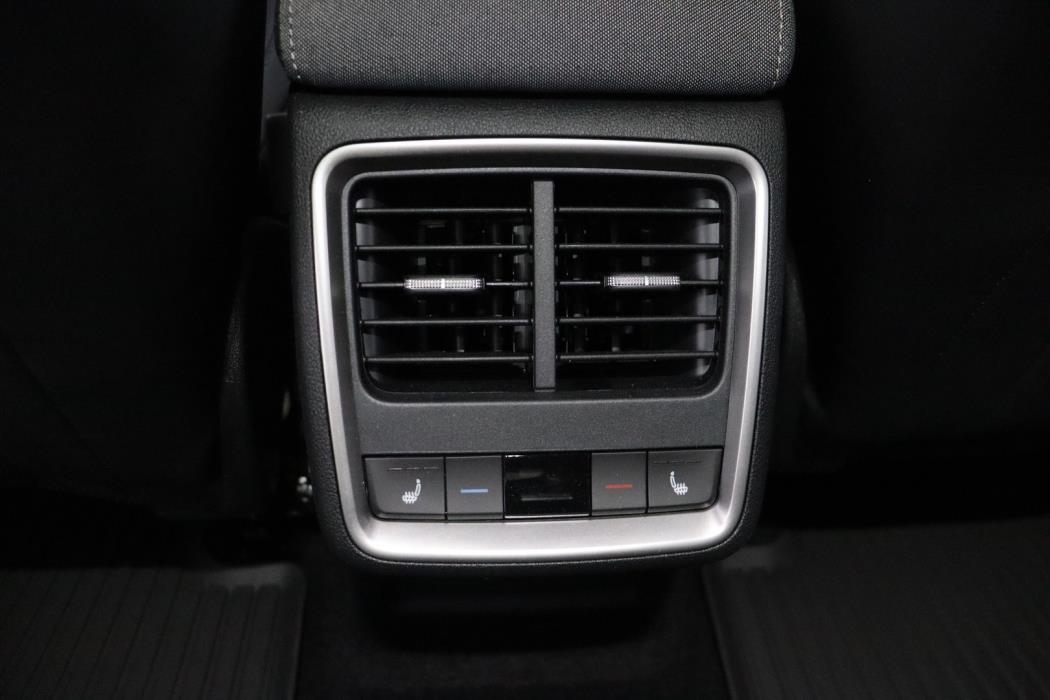 SKODA Enyaq 2025