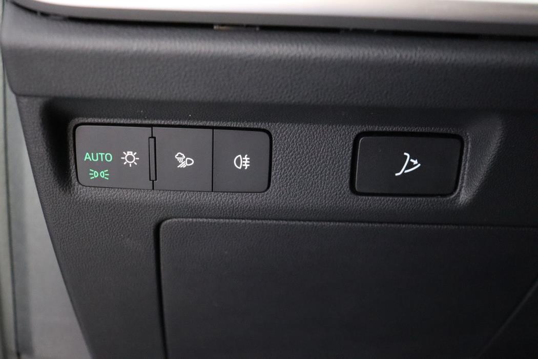 SKODA Enyaq 2025