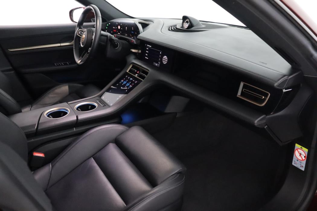 PORSCHE Taycan 2021