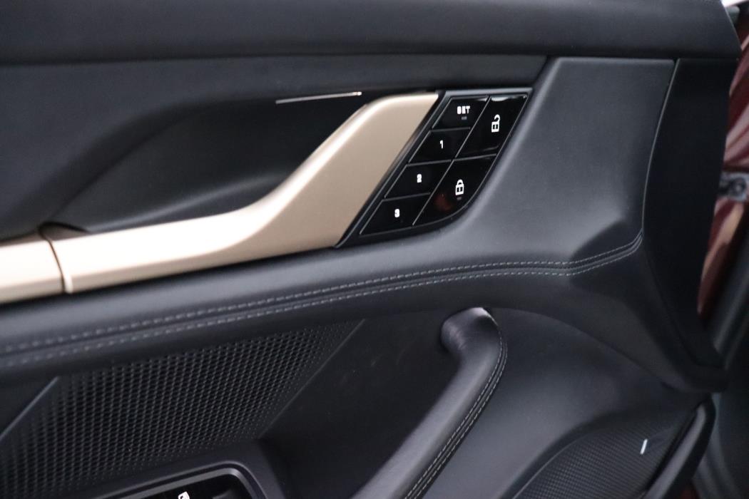 PORSCHE Taycan 2021