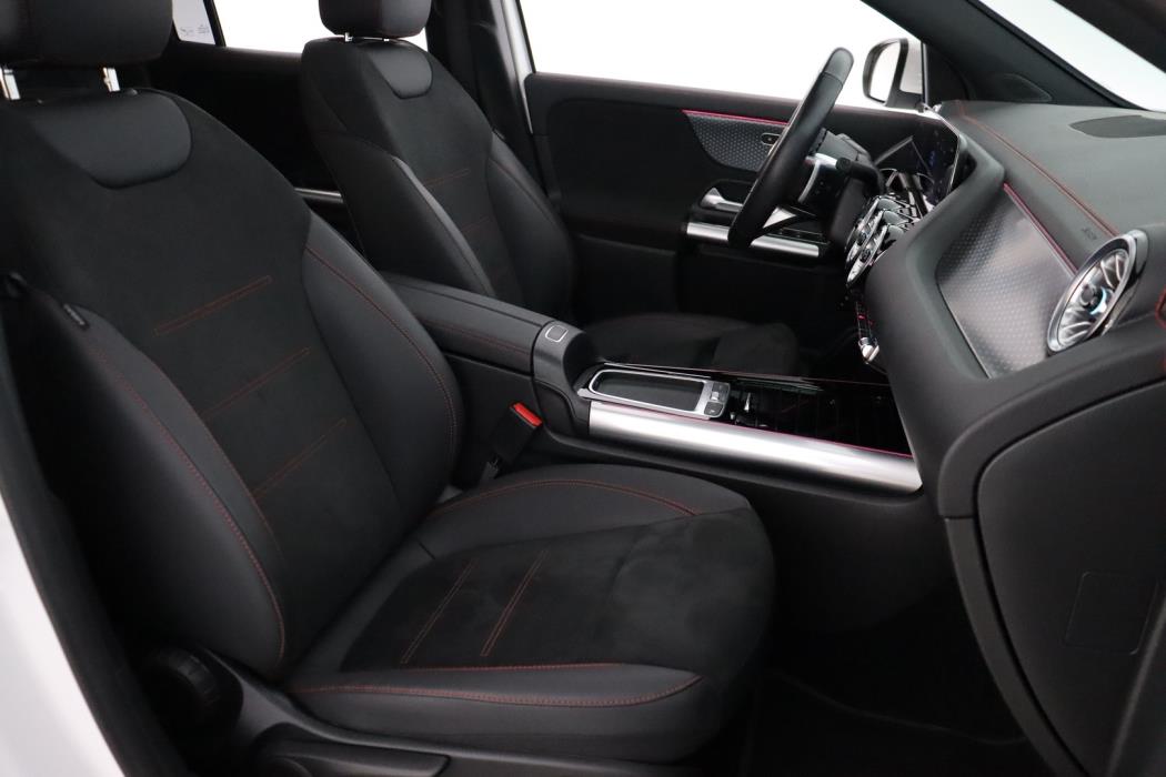 MERCEDES-BENZ EQA 2024