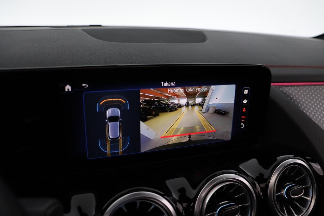 MERCEDES-BENZ EQA 2024