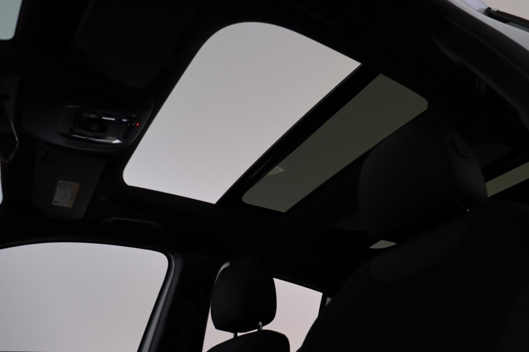 MERCEDES-BENZ EQA 2024