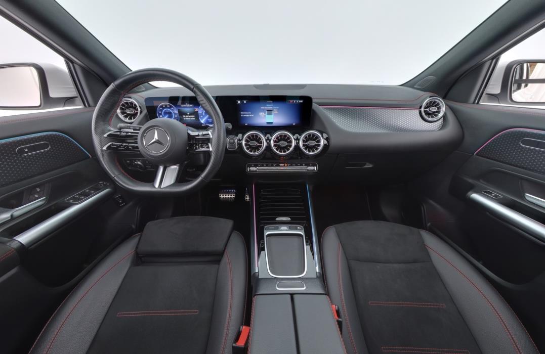 MERCEDES-BENZ EQA 2024