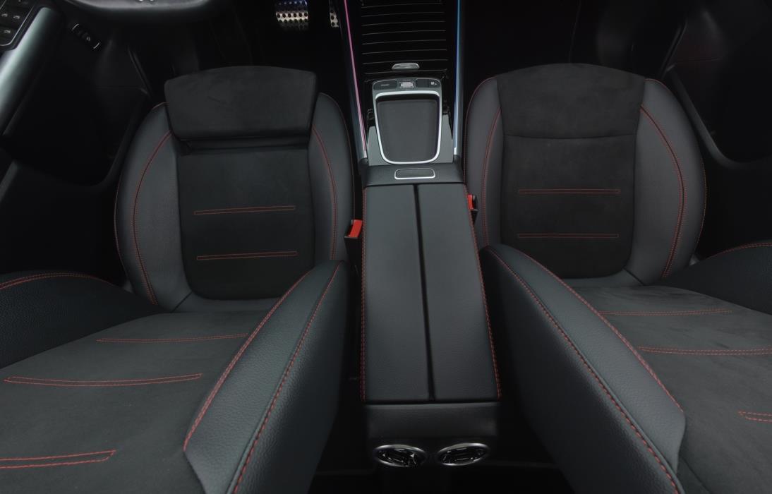 MERCEDES-BENZ EQA 2024