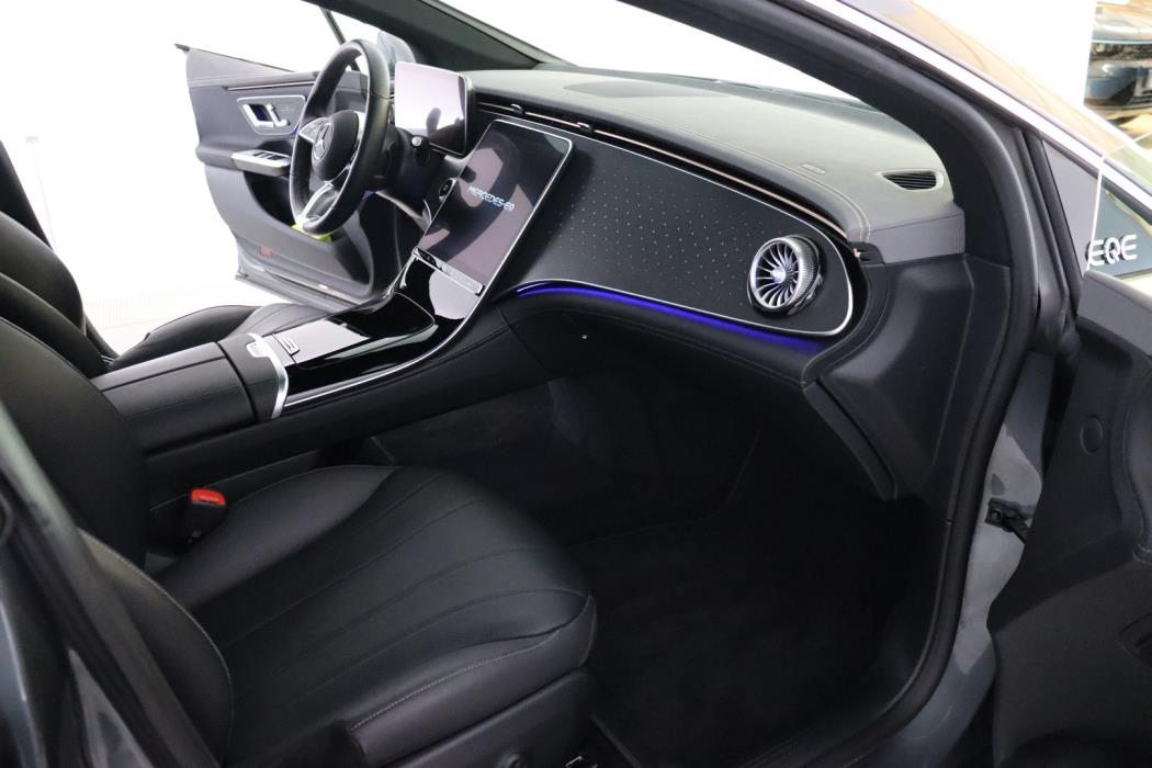 MERCEDES-BENZ EQE 2024