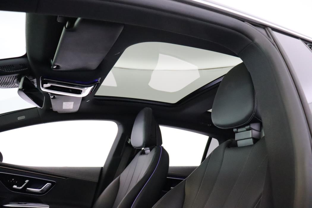 MERCEDES-BENZ EQE 2024