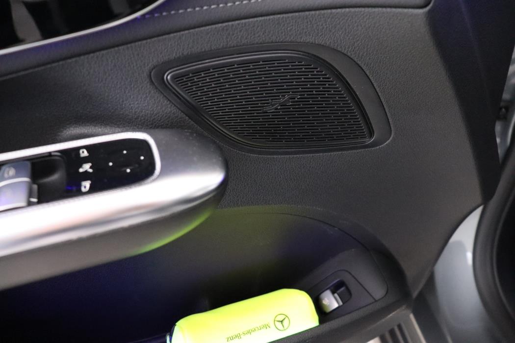 MERCEDES-BENZ EQE 2024