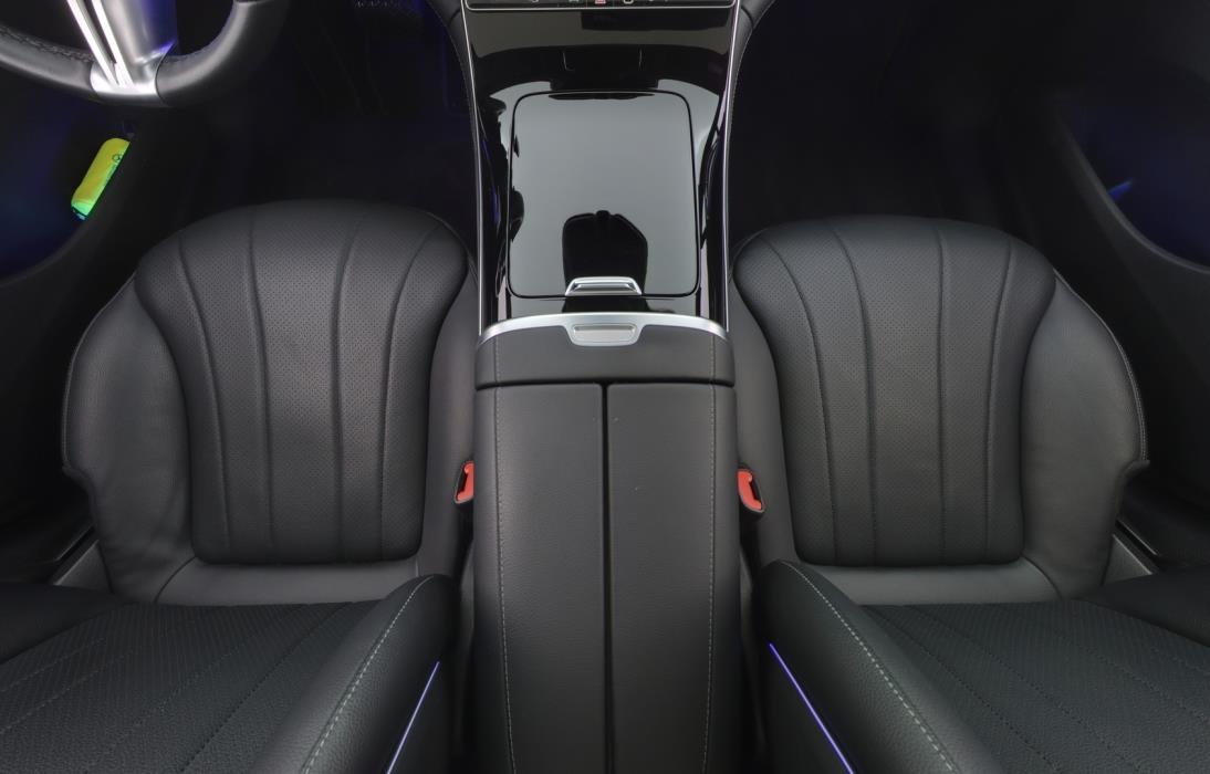 MERCEDES-BENZ EQE 2024