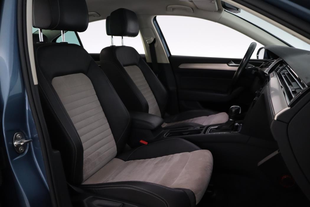 VOLKSWAGEN Passat 2016