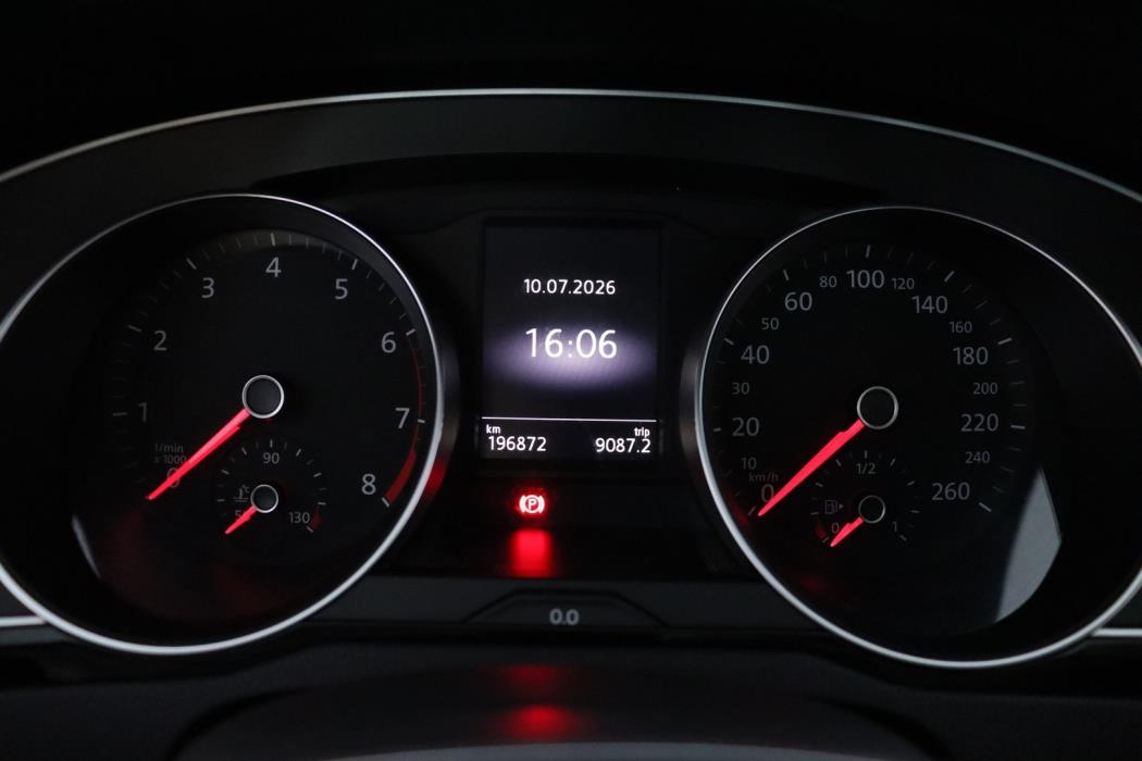 VOLKSWAGEN Passat 2016