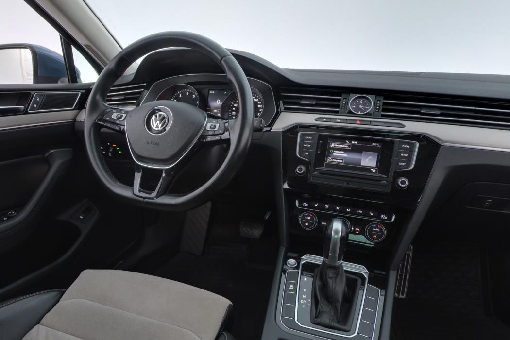 VOLKSWAGEN Passat 2016