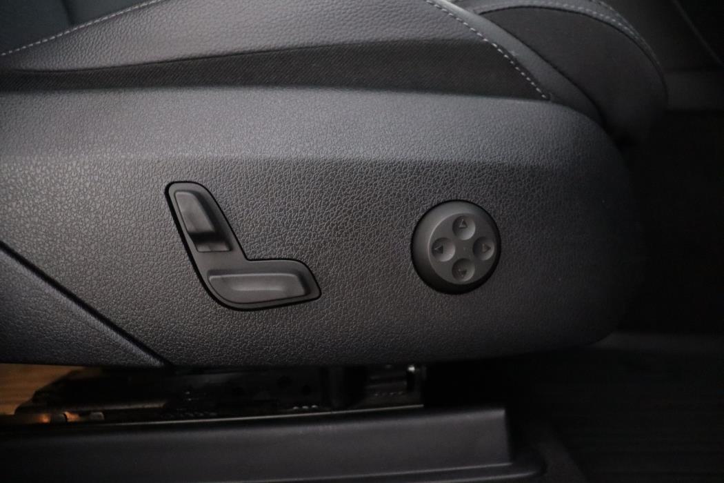MERCEDES-BENZ GLC 2023
