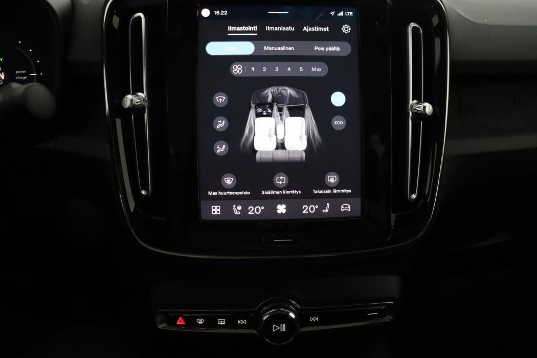 VOLVO C40 2022