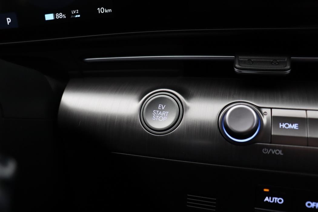 HYUNDAI KONA ELECTRIC 2025